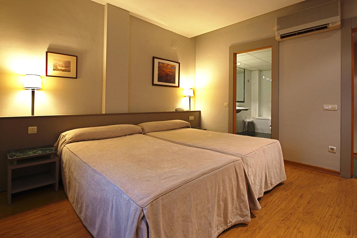 Hotel Nuevo Zenit Calahorra Esterno foto