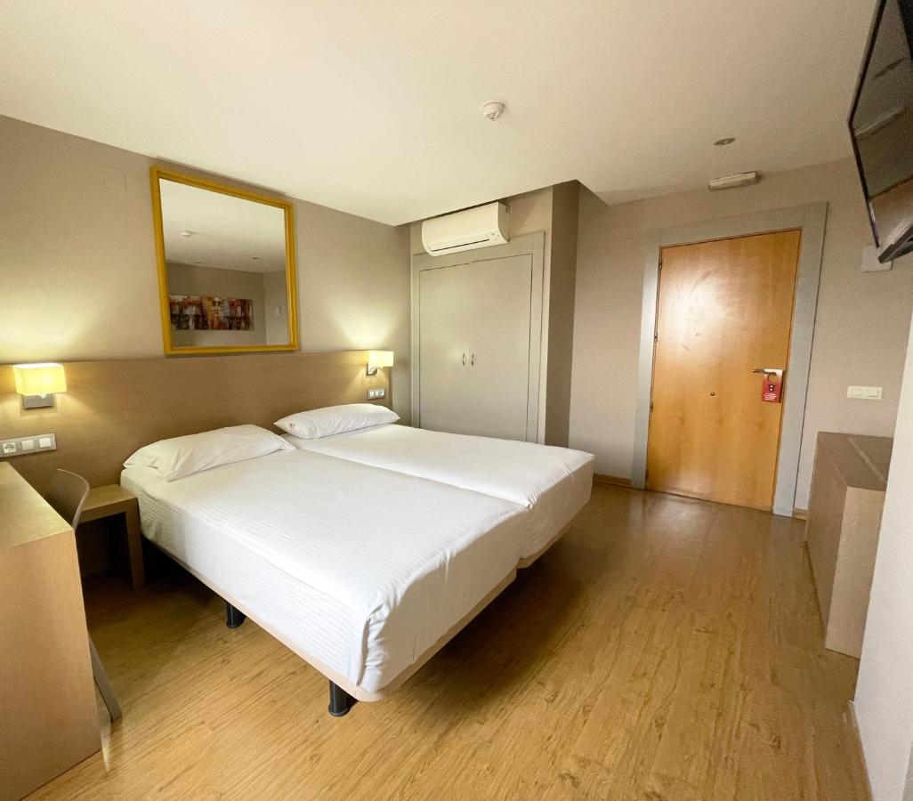 Hotel Nuevo Zenit Calahorra Esterno foto